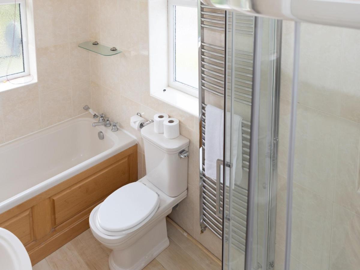Pass The Keys Amazing 4 Bedroom Property- Hot Tub & Sea Views Скарборо Экстерьер фото