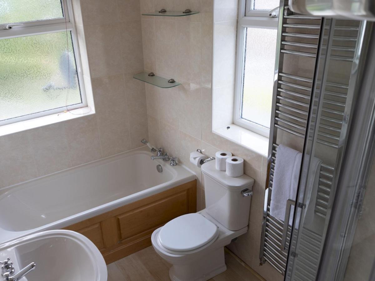Pass The Keys Amazing 4 Bedroom Property- Hot Tub & Sea Views Скарборо Экстерьер фото