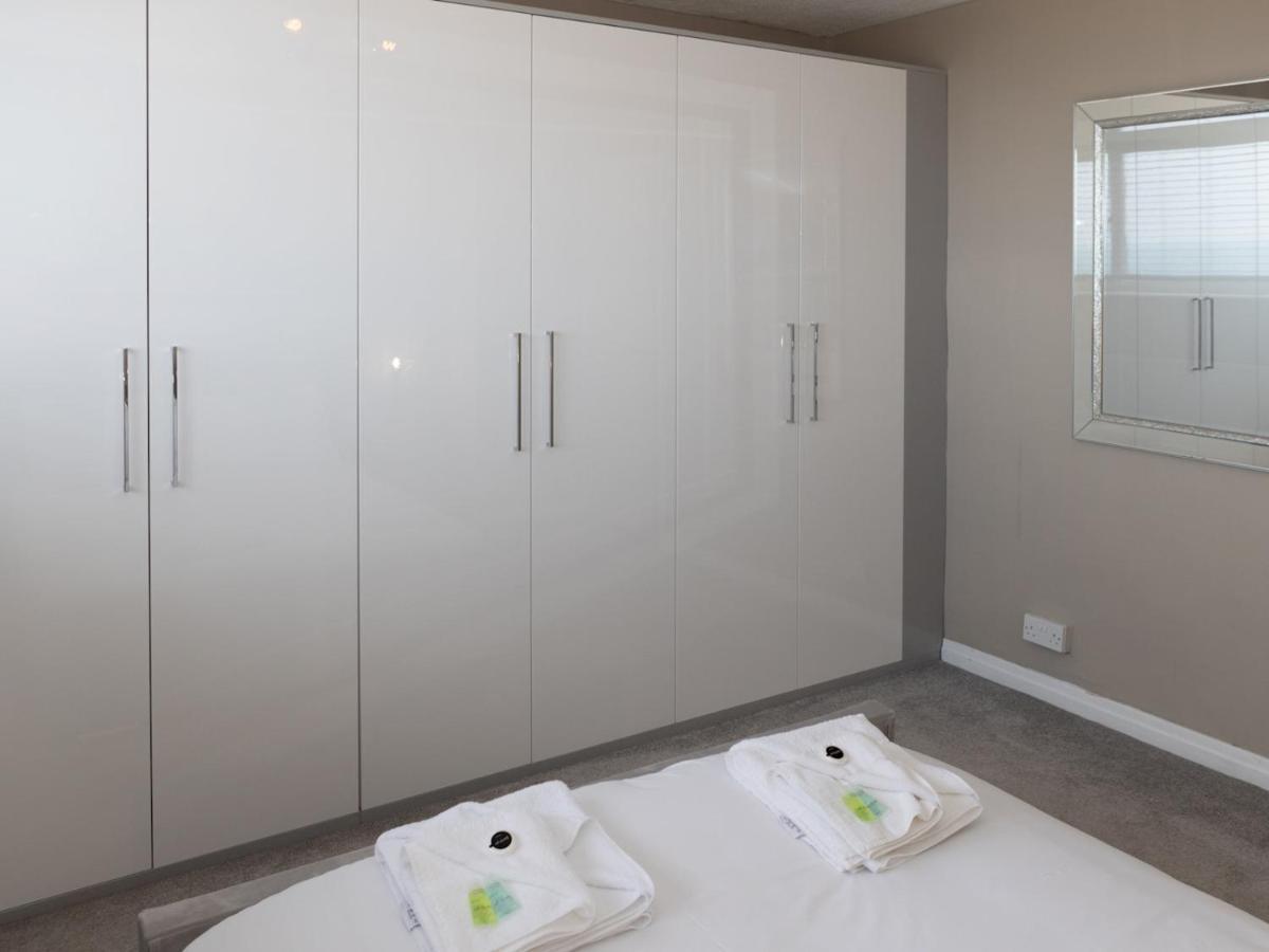 Pass The Keys Amazing 4 Bedroom Property- Hot Tub & Sea Views Скарборо Экстерьер фото